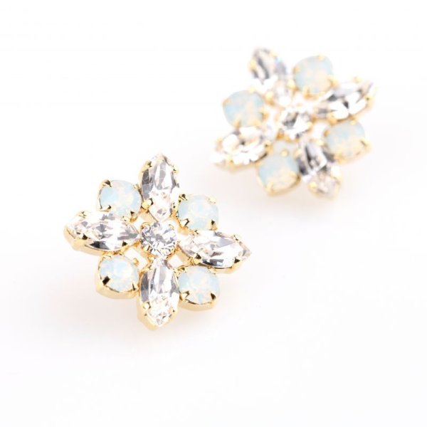 画像2: 【EcRuban】  美人ビジューピアス　ゴールド×ホワイトオパール (2)