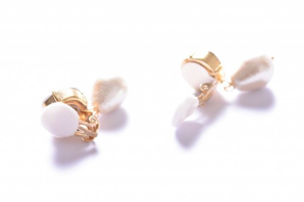 画像3: 【MASALO】  スワロフスキーとドロップコットンパールのイヤリング (3)