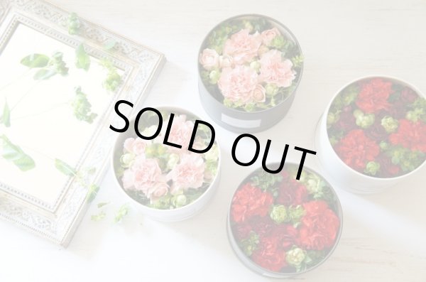 画像4: 5/9発送  2025【生花】母の日BOXアレンジメント（BOX:チャコール　FLOWER：ピンク） (4)