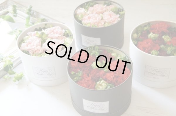 画像4: 5/9発送  2025【生花】母の日BOXアレンジメント（BOX:ホワイト　FLOWER：ピンク） (4)