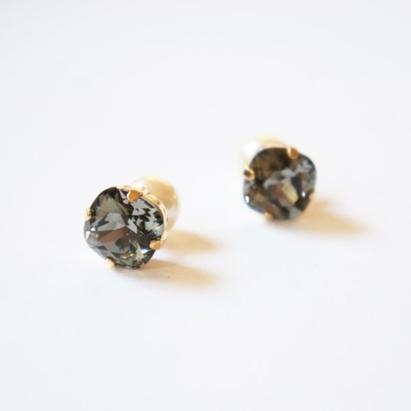 画像1: 【MASALO】  一粒スワロフスキー イヤリング（グレー） (1)