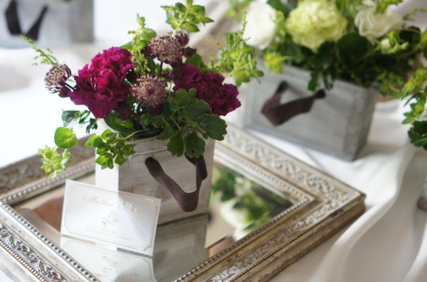 画像2: 5/8発送 　2026【生花】母の日 生花アレンジメント　Dramatic（ドラマティック）Sサイズ (2)