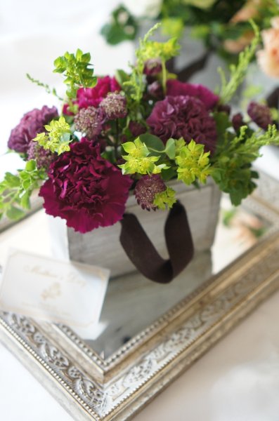 画像2: 5/8発送 　2026【生花】母の日 生花アレンジメント　Dramatic（ドラマティック）Mサイズ (2)